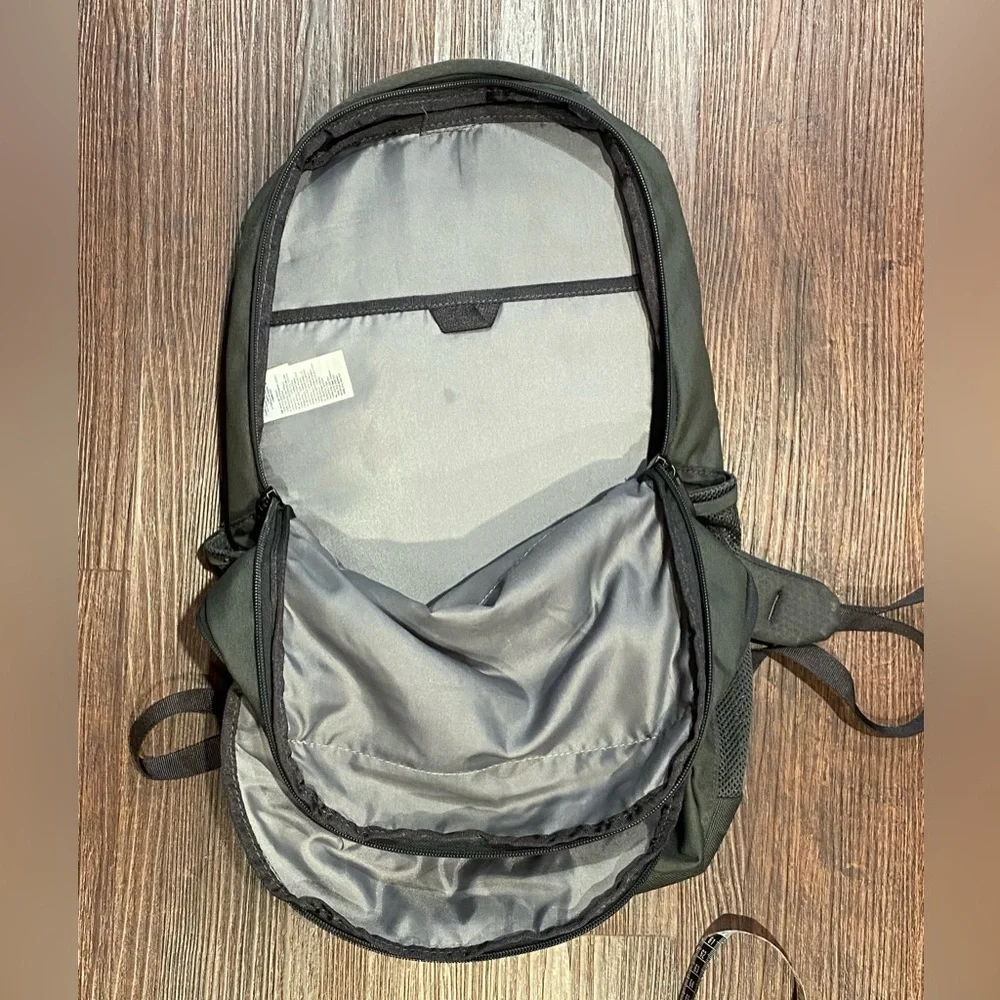 The north face backpack - Picture 4 of 5